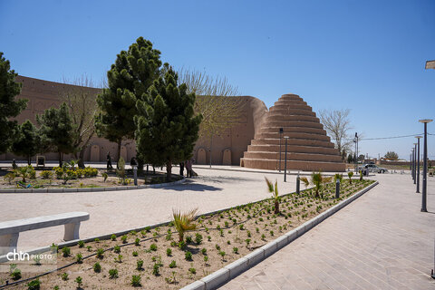 یخدان دوقلو