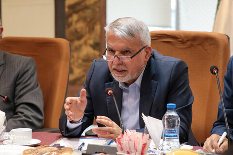 نشست اعضای جامعه هتل‌داران با وزیر میراث‌فرهنگی، گردشگری و صنایع‌دستی