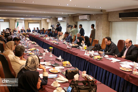 نشست اعضای جامعه هتل‌داران با وزیر میراث‌فرهنگی، گردشگری و صنایع‌دستی