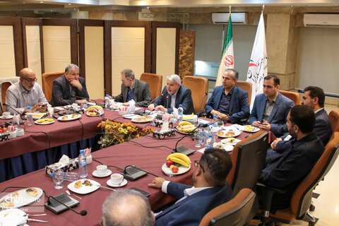 نشست اعضای جامعه هتل‌داران با وزیر میراث‌فرهنگی، گردشگری و صنایع‌دستی