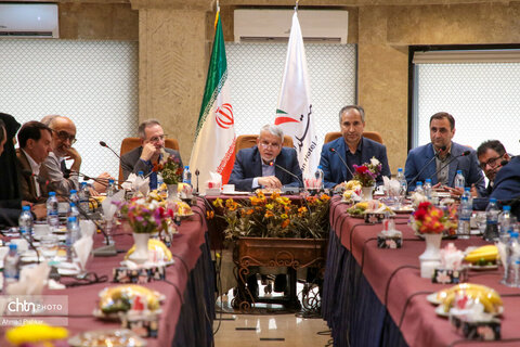 نشست اعضای جامعه هتل‌داران با وزیر میراث‌فرهنگی، گردشگری و صنایع‌دستی