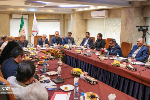 نشست اعضای جامعه هتل‌داران با وزیر میراث‌فرهنگی، گردشگری و صنایع‌دستی