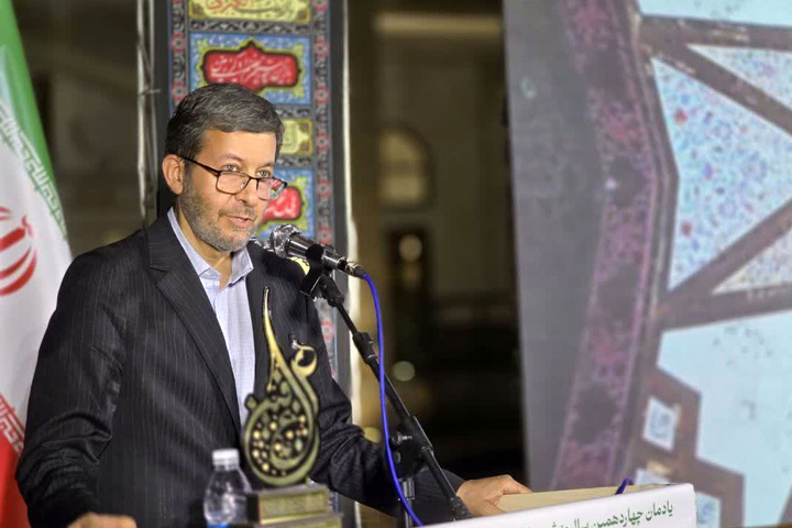 تاریخ سکان‌دار حقیقت است