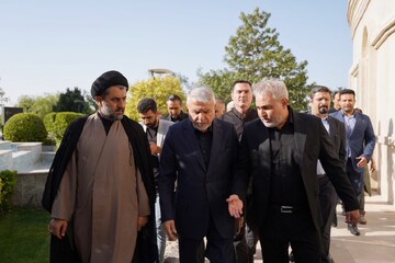 سفر وزیر میراث‌فرهنگی به قزوین آغاز شد/ از ادای احترام به شهدا تا بازدید از پروژه‌های تاریخی و نشست شورای اداری