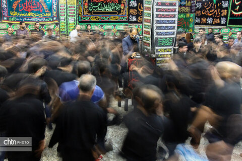 طبل‌های عزاداری محرم در بوشهر کنار خلیج می‌گریند.