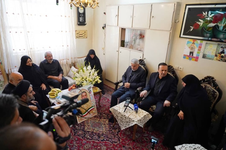 ادای احترام وزیر میراث‌فرهنگی به شهید پویا آموسی/ تجلیل از فداکاری ارتش در دفاع از میهن