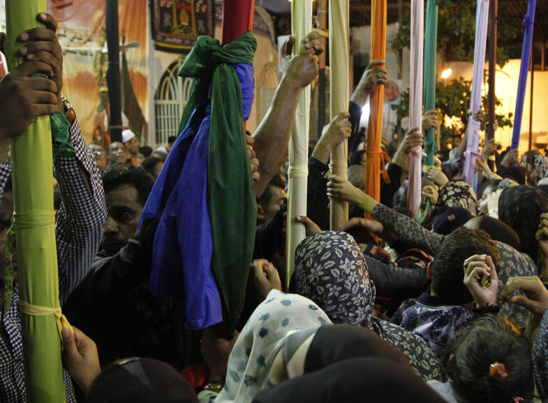 آیین کهن علمشویی در بندرعباس؛ تجلی پیوند آب، ایمان و سنت