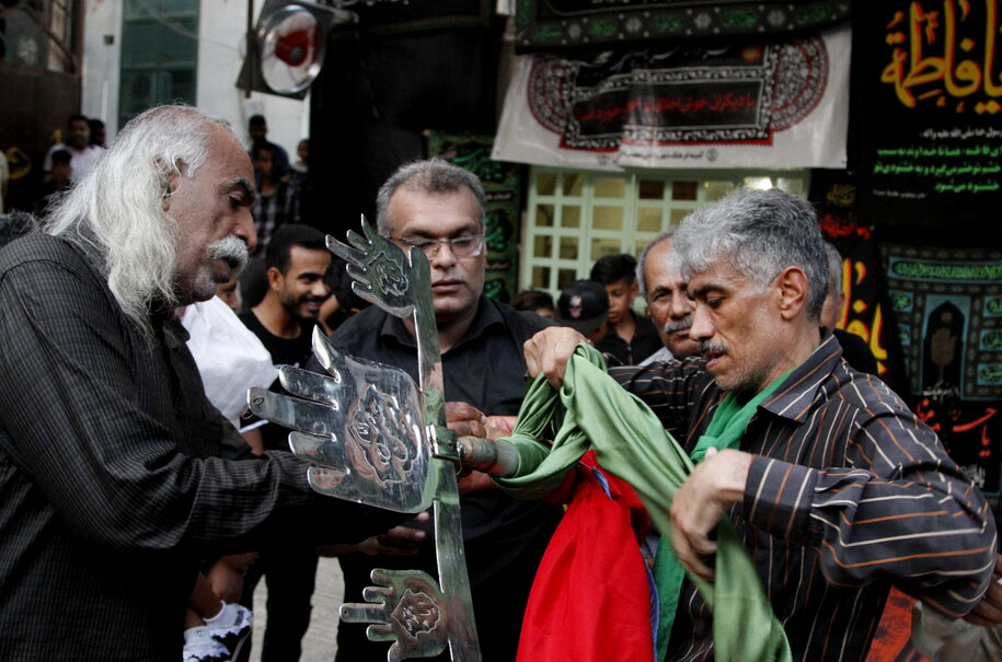 آیین کهن علمشویی در بندرعباس؛ تجلی پیوند آب، ایمان و سنت