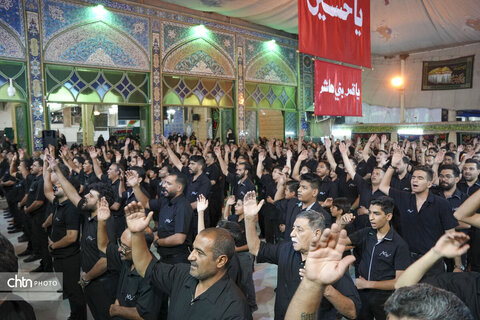 کاروان دل‌دادگان در مسیر عاشقی، آیین عزاداری شب هشتم محرم تکیه گلبازخان کرمان