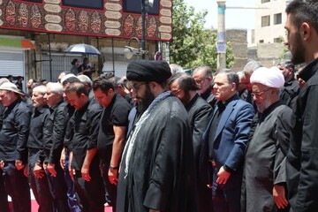 نماز ظهر عاشورا در زنجان اقامه شد