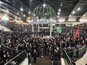 استقبال بی‌نظیر زنجانی‌ها و گردشگران از مراسم تعزیه ارمغانخانه