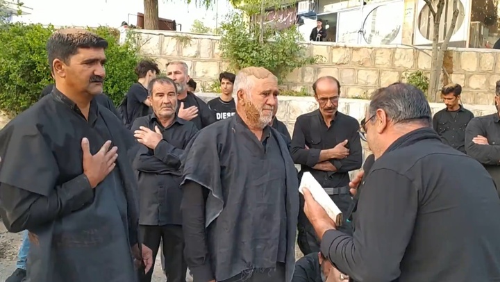 آیین‌های «فروبردن عَلَم در آب»، «گِل‌زَنی (گِل‌مالی)» و «آقاسلام» شهر بن به یاد امام حسین (ع) برگزار شد