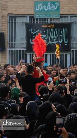 آئینی برآمده از دل تاریخ در میعادگاه عاشقان امام حسین(ع) در عاشورای حسینی تفت