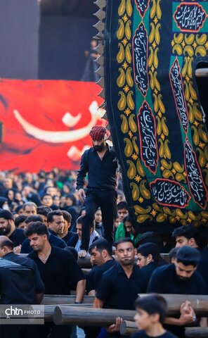 آئینی برآمده از دل تاریخ در میعادگاه عاشقان امام حسین(ع) در عاشورای حسینی تفت