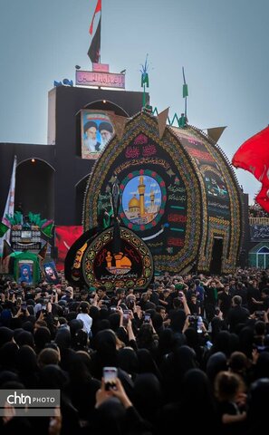 آئینی برآمده از دل تاریخ در میعادگاه عاشقان امام حسین(ع) در عاشورای حسینی تفت