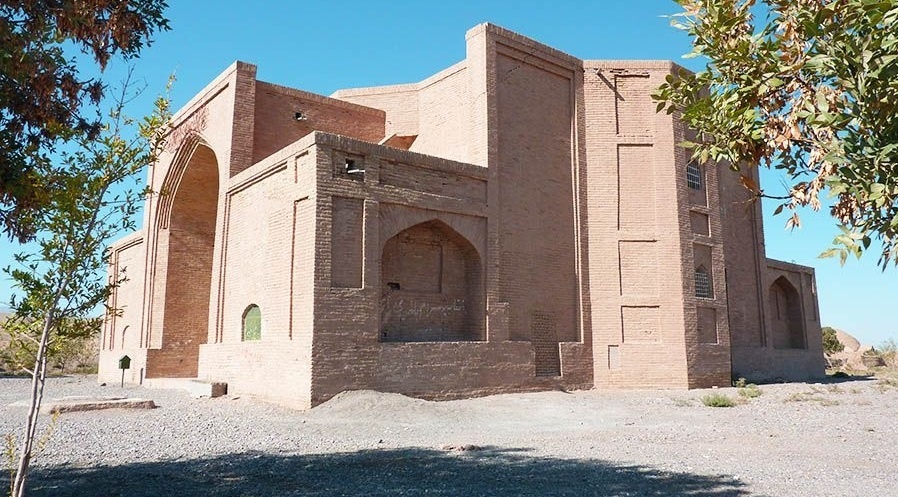 آغاز مرمت بنای آرامگاه شاه قاسم انوار در روستای لنگر شهرستان تربت جام