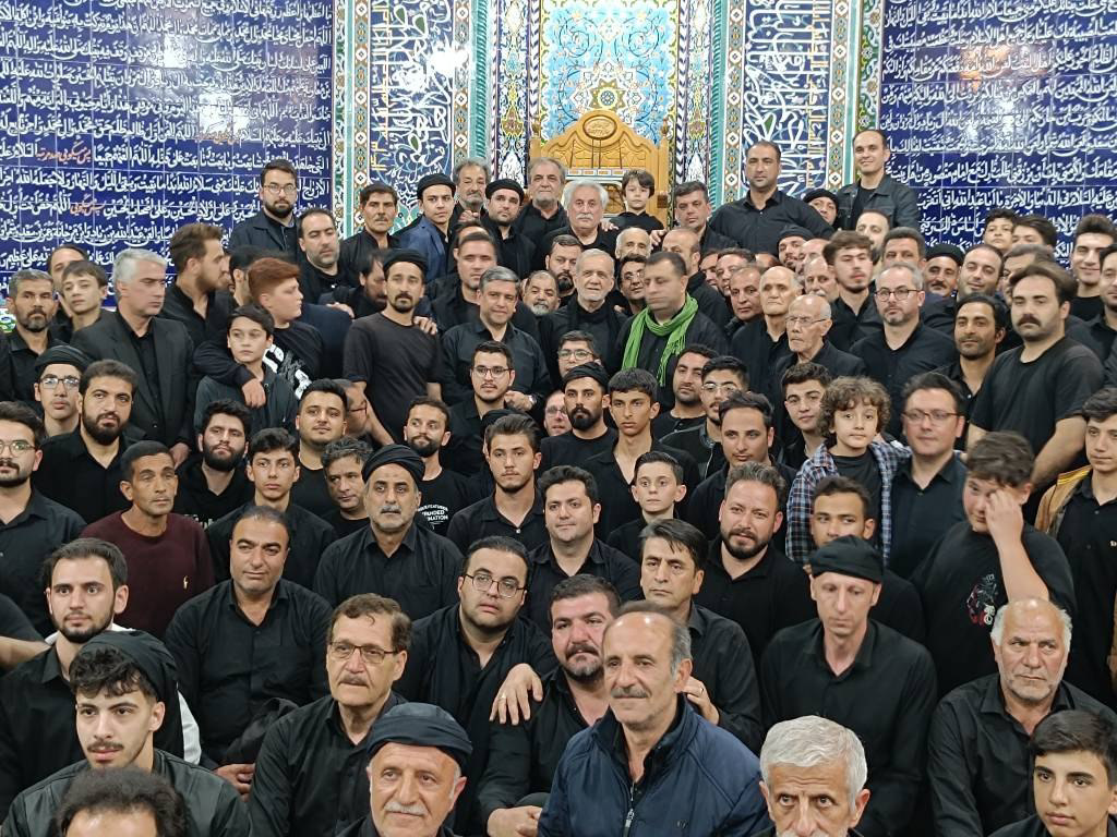 حضور رئیسجمهوری در مراسم شام غریبان اردبیل