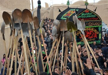 مستندسازی آیین‌های عاشورایی خراسان جنوبی/ هفت منبر بیرجند تا نخل‌گردانی طبس و فردوس، آیین‌هایی ریشه‌دار در فرهنگ عزاداری جنوب خراسان