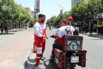 پوشش امدادی ۱۶ تیم عملیاتی هلال احمر در دسته عزاداری زینبیه اعظم زنجان