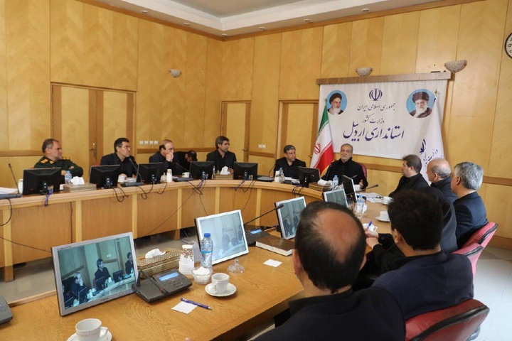 وحدت بین مردم رمز موفقیت ماست/ پروژه راه آهن اردبیل امسال به پایان می‌رسد