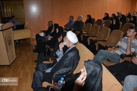 آیین رونمایی از سکه های ضرب شده در یزد برگزار شد.