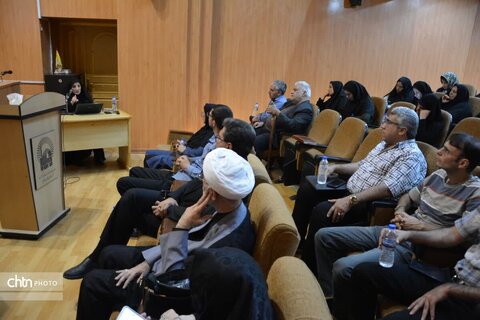 آیین رونمایی از سکه های ضرب شده در یزد برگزار شد.
