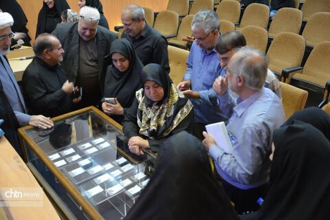 آیین رونمایی از سکه های ضرب شده در یزد برگزار شد.