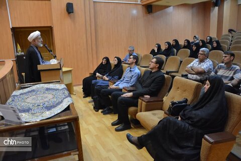 آیین رونمایی از سکه های ضرب شده در یزد برگزار شد.