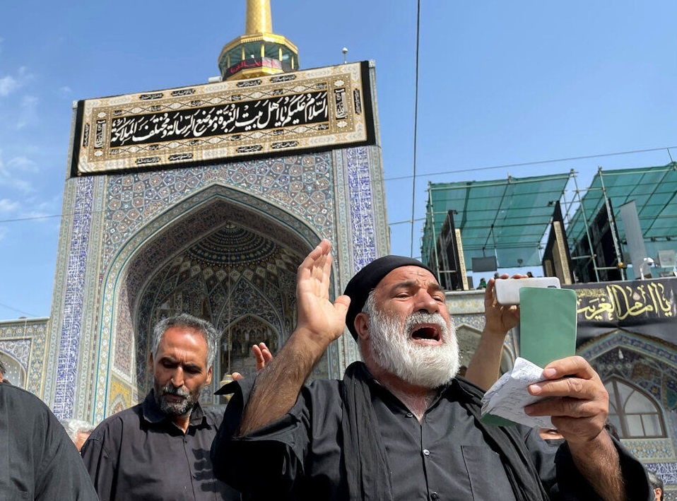 بررسی ابعاد تاریخی آیین‌ها و موقوفات مرتبط با سوگواری حضرت سیدالشهدا(ع) در حرم رضوی