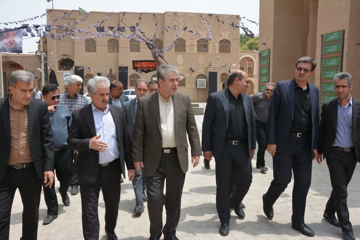 بازدید از پروژه‌های در حال اجرای مهریز