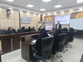 صنعتگران خرمشهری با مدیریت تولید، بازرگانی و بازاریابی حوزه صنایع‌دستی آشنا شدند