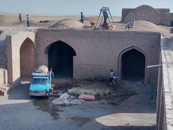 عملیات مرمتی در رباط جهانی عباس آباد تایباد اجرا شد