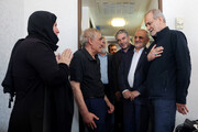 بازدید رئیس‌جمهور، شهردار تهران و استاندار از جنگ‌زدگان مستقر در هتل لاله تهران