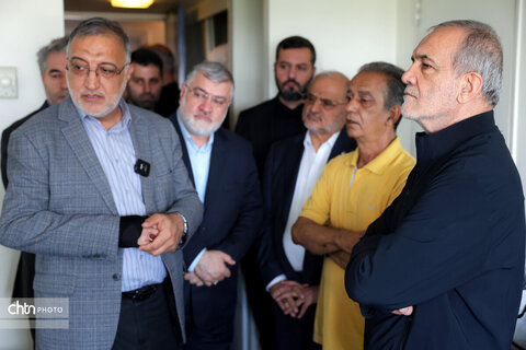 دیدار پزشکیان با جمعی از خانواده های آسیب دیده از جنگ مستقر در هتل لاله