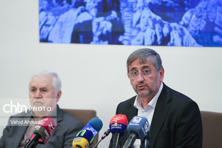 نشست رسانه‌ای ثبت جهانی محوطه‌های پیش‌ازتاریخ دره خرم‌آباد