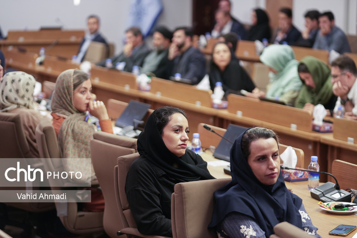 نشست رسانه‌ای ثبت جهانی محوطه‌های پیش‌ازتاریخ دره خرم‌آباد