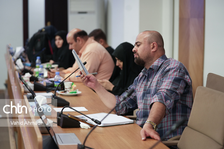 نشست رسانه‌ای ثبت جهانی محوطه‌های پیش‌ازتاریخ دره خرم‌آباد