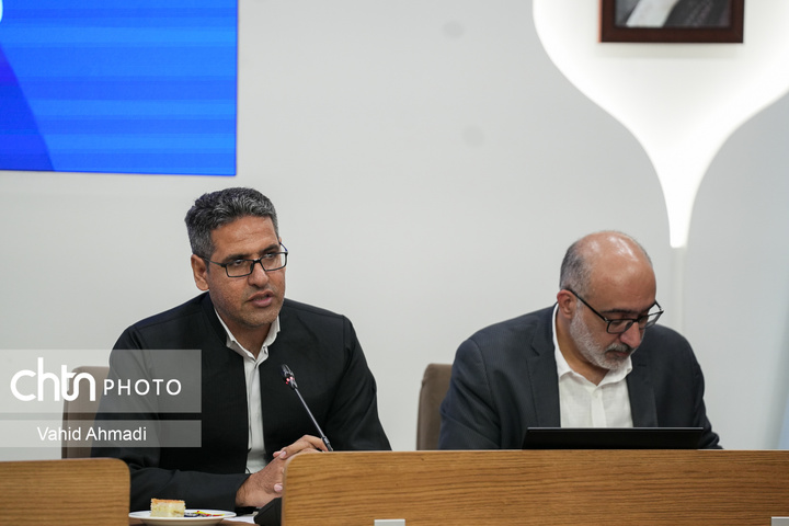 نشست وزیر میراث فرهنگی گردشگری و صنایع دستی با روسای تشکل های بومگردی کشور