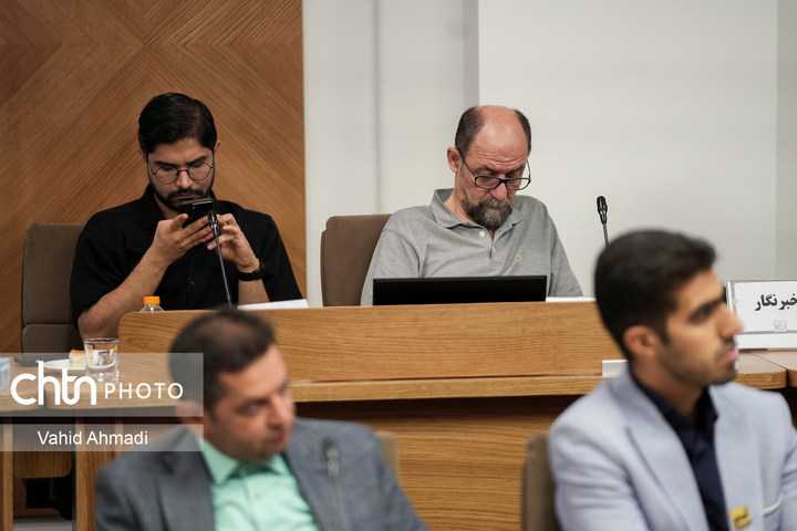 نشست وزیر میراث فرهنگی گردشگری و صنایع دستی با روسای تشکل های بومگردی کشور