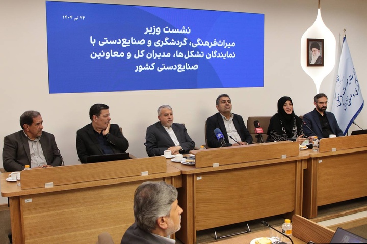 حضور استانداران و سفرای کشورهای اسلامی در نمایشگاه بین‌المللی صنایع‌دستی/ نمایشگاه اربعین در مسیر زائران با مشارکت پنج استان