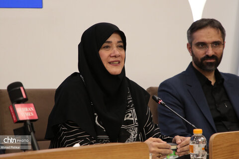 نشست صالحی امیری با نمایندگان تشکل ها، مدیران کل و معاونین صنایع دستی کل کشور