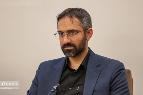 نشست صالحی امیری با نمایندگان تشکل ها، مدیران کل و معاونین صنایع دستی کل کشور