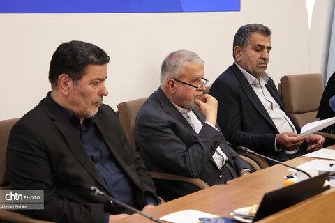 نشست صالحی امیری با نمایندگان تشکل ها، مدیران کل و معاونین صنایع دستی کل کشور