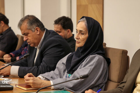 نشست صالحی امیری با نمایندگان تشکل ها، مدیران کل و معاونین صنایع دستی کل کشور