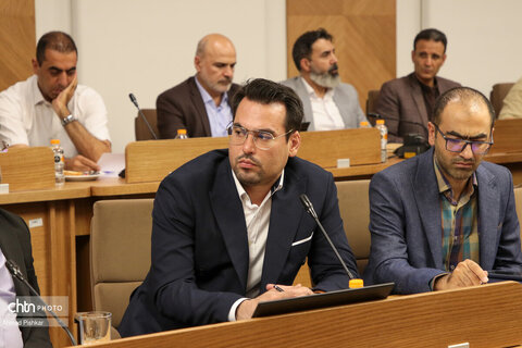 نشست صالحی امیری با نمایندگان تشکل ها، مدیران کل و معاونین صنایع دستی کل کشور