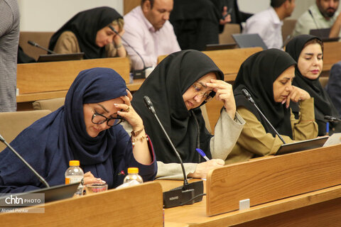 نشست صالحی امیری با نمایندگان تشکل ها، مدیران کل و معاونین صنایع دستی کل کشور