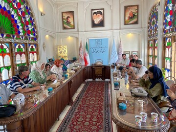 تور گردشگران خارجی وارد آذربایجان‌شرقی شد/ بازدید ۸ روزه گردشگران ترکیه‌ای از جاذبه‌های گردشگری ایران