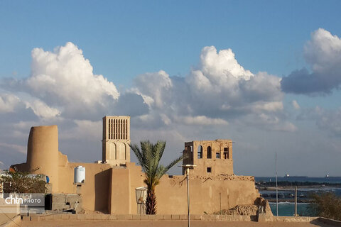 سیراف شهری ست که موج‌های ساحلش در گوش تاریخ، قصه های هزارساله را زمزمه می کند.