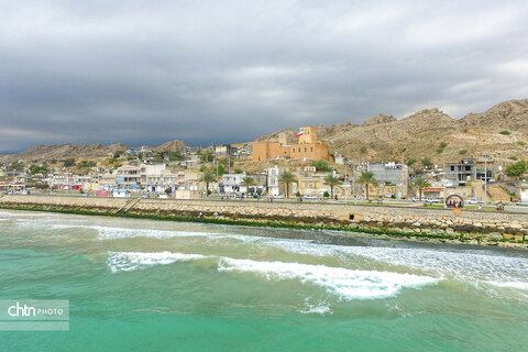 سیراف شهری ست که موج‌های ساحلش در گوش تاریخ، قصه های هزارساله را زمزمه می کند.