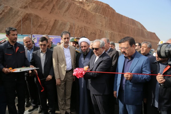 تقاطع غیرهمسطح خواجه- ورزقان با اعتبار ۲۸۰ میلیارد تومان به بهره‌برداری رسید/ توسعه راه‌های ارتباطی، اولویت جدی استان است